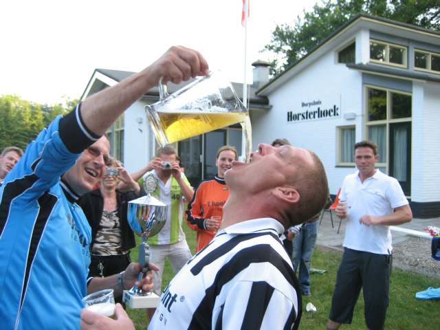 6KAMP 2006 Dorpshuis Vierhouten (Oranje/ijsvereniging)